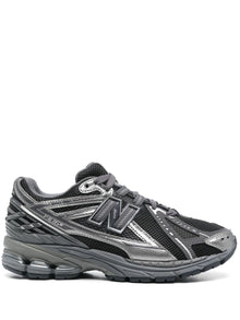  New Balance Sneakers Black