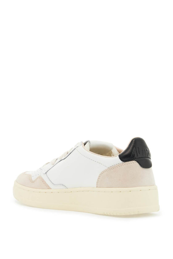 Autry leather medalist low sneakers